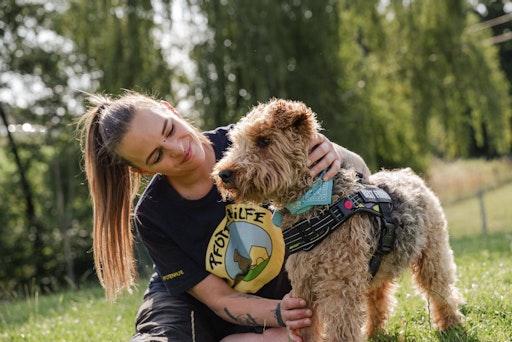 Vorschau Bild von Wasti mit Tierpflegerin Caro