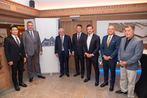 Gruppenfoto (von links): Akan Aitimov, Eduards Stiprais, Karl
Jurka, Andrii Grinenko, Alexander Schierhuber, Alexander Maisuradze,
Vladimir Norov