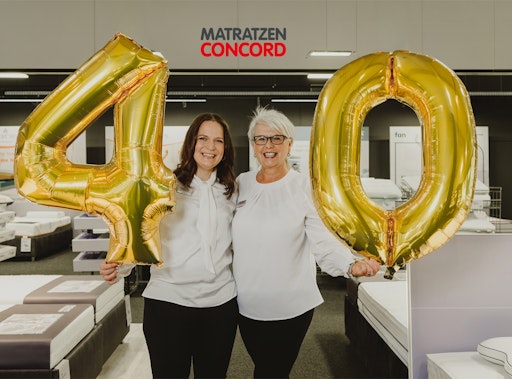 40 Jahre Matratzen Concord, 40 Jahre Leidenschaft für guten
Schlaf zu fairen Preisen // Weiterer Text über ots und
www.presseportal.de/nr/182229 / Die Verwendung dieses Bildes für
redaktionelle Zwecke ist unter Beachtung aller mitgeteilten
Nutzungsbedingungen zulässig und dann auch honorarfrei.
Veröffentlichung ausschließlich mit Bildrechte-Hinweis.
