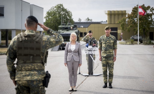 Vertgeidigungsministerin Klaudia Tanner und GenLt Harald Vodosek