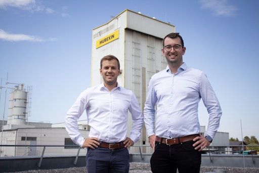  Von links: Rainer Pascher, Geschäftsführer Murexin GmbH und
Sebastian Lumetzberger, Entwicklungsleiter Murexin GmbH am Hauptsitz
Wiener Neustadt.