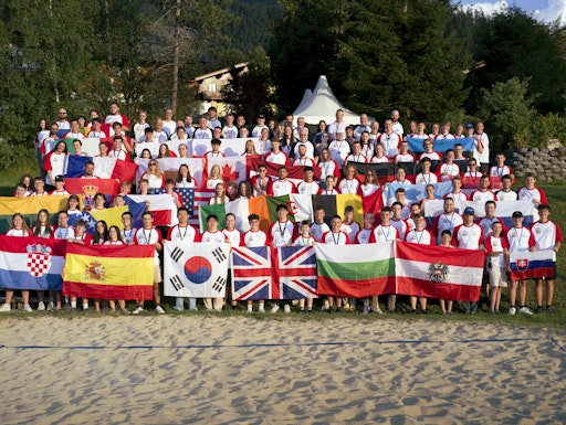 Vorschau Bild von Gruppenbild mit allen Teilnehmer:innen