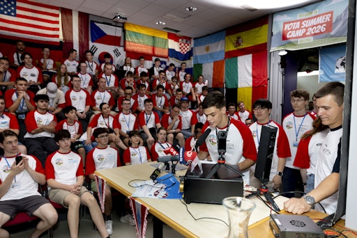 Vorschau Bild von Franco aus Argentinien im Gespräch mit Sophie Adenot von der ISS.