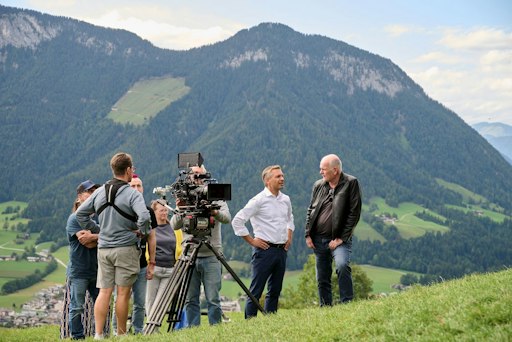 Vorschau Bild von Hattmannsdorfer besucht Dreharbeiten zu "Der Bergdoktor"