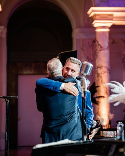 Vorschau Bild von Persönliche und emotionale Momente zwischen Vater und Sohn –
Gründer Harald Schmidt und Michael Schmidt, Geschäftsführer der 3SI
Immogroup