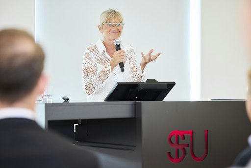 Die Entwicklerin des neuen innovativen Curriculums der SFU, kann
von einer internationalen Erfolgsgeschichte berichten.