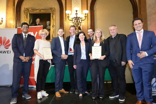 Vorschau Bild von (v.l.): Gowtham Sridhar (AIT), Martina Weingartmann, Benjamin
Schulz, Christian Vogelauer (Stadt Wien), Christine
Wahlmüller-Schiller (AIT), Clemens Selzer (Stadt Wien), Ulrike
Kretzer, Univ.-Prof. Manfred Tscheligi (AIT), Johannes
Pfaundler-Spiegel (Stadt Wien)