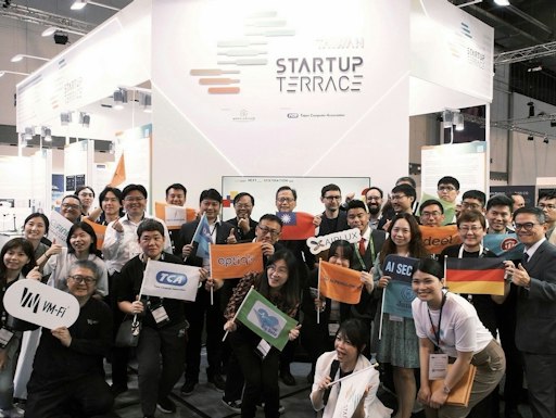 Representatives of Taiwan Startup Terrace gather at their
national pavilion during IFA Berlin 2026. // Weiterer Text über ots
und www.presseportal.de/nr/183419 / Die Verwendung dieses Bildes für
redaktionelle Zwecke ist unter Beachtung aller mitgeteilten
Nutzungsbedingungen zulässig und dann auch honorarfrei.
Veröffentlichung ausschließlich mit Bildrechte-Hinweis.