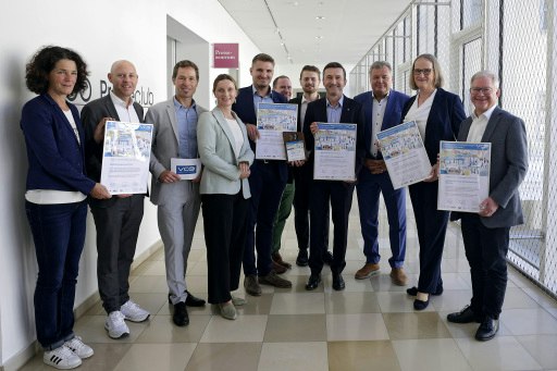 Mit dem VCÖ-Mobilitätspreis OÖ ausgezeichnet: Tramtrain, JKU-Linz und Schachinger Logistik.