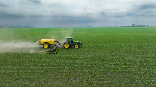 Landwirtschaftliche Feldspritze bei der Behandlung eines Feldes
// Weiterer Text über ots und www.presseportal.de/nr/134345 / Die
Verwendung dieses Bildes für redaktionelle Zwecke ist unter
Beachtung aller mitgeteilten Nutzungsbedingungen zulässig und dann
auch honorarfrei. Veröffentlichung ausschließlich mit
Bildrechte-Hinweis.
