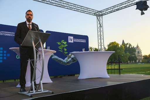 Vorschau Bild von IV-NÖ-Präsident Kari Ochsner bei seiner Eröffnungsrede.