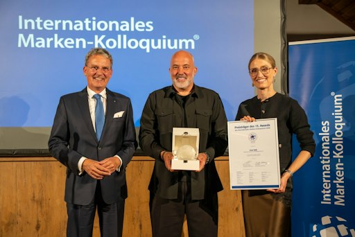 Prof. Dr. Guido Quelle, Sven Voth und Linda Vollberg // Weiterer
Text über ots und www.presseportal.de/nr/164957 / Die Verwendung
dieses Bildes für redaktionelle Zwecke ist unter Beachtung aller
mitgeteilten Nutzungsbedingungen zulässig und dann auch honorarfrei.
Veröffentlichung ausschließlich mit Bildrechte-Hinweis.