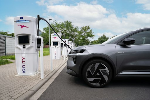 Vorschau Bild von Mitsubishi Eclipse Cross bei IONITY Ladesäule