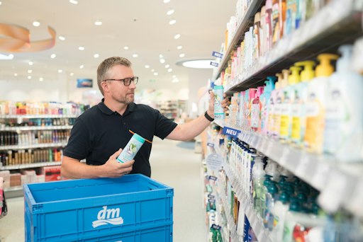 Der dm Hygiene-Report 2026 zeigt: Hygiene ist für viele Menschen
ein wichtiger Teil des Alltags. Das spiegelt sich auch in der
Nachfrage nach Körperpflege- und Hygieneprodukten wider. Weitere
Pressebilder und Infografiken unter https://pr.dm.at/