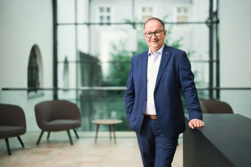 Kinder- und Jugendschutz-Landesrat Martin Winkler: „Kinder brauchen Schutz, Chancen und Erwachsene, die ihnen zuhören.“