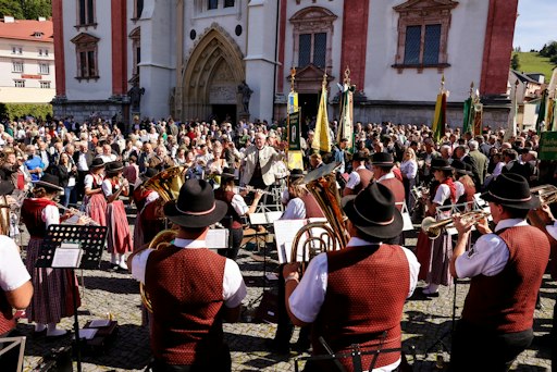 Vorschau Bild von Großer Besucherandrang bei der 80. NÖ Bauernbundwallfahrt in
Mariazell.