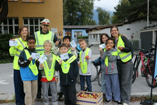 Innsbrucker Volksschulkinder setzen Zeichen für sichere Schulwege