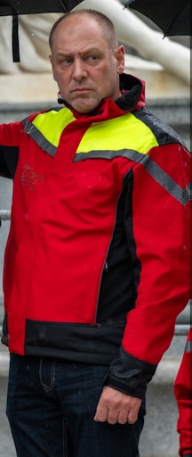 "Der Grüne Bericht zeigt, wie ernst die Lage ist: rund 7 Euro pro
Stunde bei vollem Risiko. Aus der Branche mehren sich Warnungen,
dass heuer viele Betriebe deutlich ins Minus rutschen könnten. Die
Politik muss handeln – sonst wächst unsere Importabhängigkeit
weiter."