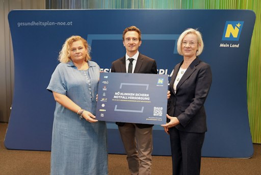 Vorschau Bild von v.l.n.r.: Vorständin NÖ LGA Mag. jur Dr. med. Elisabeth
Bräutigam, MBA, Prim. Assoz.Prof. PD DDr. Thomas Gattringer
(Klinische Abteilung für Neurologie, UK Wiener Neustadt-Hochegg) und
Prim. Univ.-Prof. Dr. Julia Mascherbauer (Klinische Abteilung für
Innere Medizin 3, Kardiologie, UK St. Pölten)
