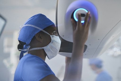 Intuitive führt die Herzchirurgie in Europa wieder ein. Damit ist
Europa die jüngste Region im Rahmen von Intuitives globaler
Initiative die Herzchirurgie mit dem da Vinci 5 weiterzuentwickeln.
// Weiterer Text über ots und www.presseportal.de/nr/135649 / Die
Verwendung dieses Bildes für redaktionelle Zwecke ist unter
Beachtung aller mitgeteilten Nutzungsbedingungen zulässig und dann
auch honorarfrei. Veröffentlichung ausschließlich mit
Bildrechte-Hinweis.
