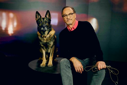 US-Star Jim Belushi kehrt zu den Helden auf vier Pfoten zurück:
Ab dem 29. September zeigt Crime + Investigation die neue Doku-Reihe
"K9 - Die Hundestaffel mit Jim Belushi" als deutsche TV-Premiere
(die erste Episode ist als Preview bereits ab heute, 22. September,
auf Abruf verfügbar). // Weiterer Text über ots und
www.presseportal.de/nr/113947 / Die Verwendung dieses Bildes für
redaktionelle Zwecke ist unter Beachtung aller mitgeteilten
Nutzungsbedingungen zulässig und dann auch honorarfrei.
Veröffentlichung ausschließlich mit Bildrechte-Hinweis.