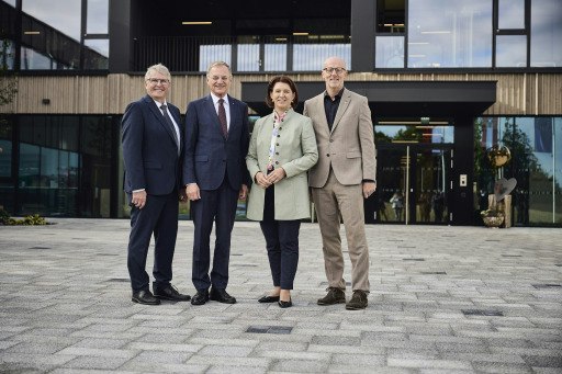 v.l. Direktor ABZ Waizenkirchen Walter Raab, Landeshauptmann Thomas Stelzer, Agrar-Landesrätin Michaela Langer-Weninger und Geschäftsführer LiG Alois Aigner.