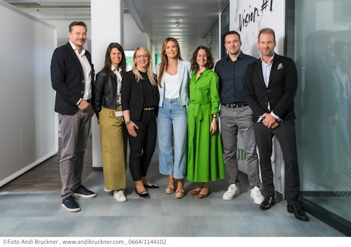 Vorschau Bild von Das JTI Austria Managementteam v. l. n. r.: Christian Tobias (P&C
Director), Alessandra Vita (Marketing Director), Astrid Gutschi
(Legal Director), Isabella Dias (General Manager), Silvia Polan
(CA&C Director), Michael Will (Finance Director) und Philipp Langer
(Sales Director)