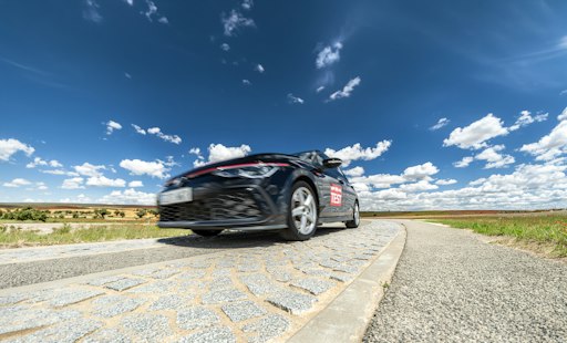 Vorschau Bild von Test auf trockener Straße