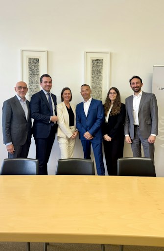 vlnr: Michael Umfahrer (Notariat Umfahrer & Partner), Boris
Pelikan (Raiffeisen Continuum), Karin Anzola (Raiffeisen Continuum),
Gervin Groinigg (MAI®), Christina Stauffer (Reidlinger Schatzmann
Jergitsch Rechtsanwälte GmbH), Johannes Zrost (Raiffeisen Continuum) - KI bearbeitet