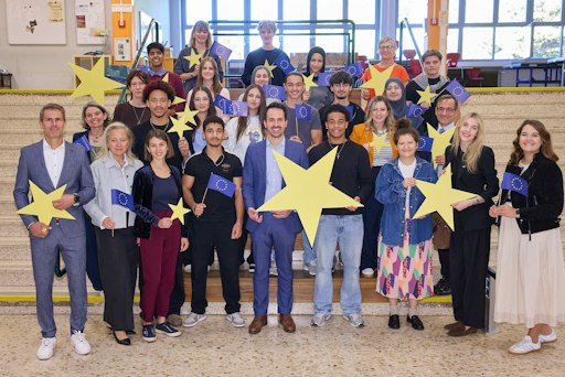 https://www.apa-fotoservice.at/galerie/39924 Bundesminister
Wiederkehr gab den Kick-off für die Erasmus Days gemeinsam mit dem
OeAD und der Vertretung der Europäischen Kommission in Österreich am
BG/BRG Pichelmayergasse Wien