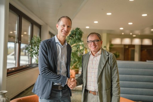 Vorschau Bild von Staffelübergabe: A.o. Univ.-Prof. Dr. Christian Fink (re.) dankt
seinem Vorgänger Dr. Thomas Finsterwalder, MBA. (li.)