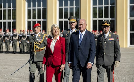 Vorschau Bild von Bundesheer: General Rudolf Striedinger in den Ruhestand
verabschiedet