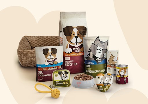 Lidl bündelt sein Sortiment für Hunde und Katzen künftig unter
der neuen Marke Max & Mila's World und weitet es durch drei klar
definierte Qualitätsstufen aus. (Abdruck für Pressezwecke
honorarfrei, Fotocredit: Lidl) - KI bearbeitet