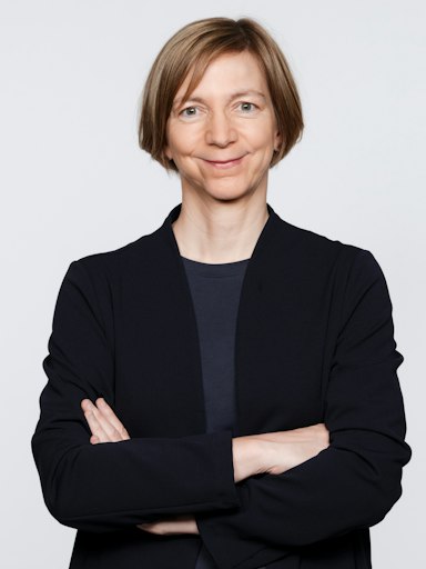 Vorschau Bild von Katharina Schell ist neue Chefredakteurin der APA – Austria
Presse Agentur. Sie folgt auf Maria Scholl, die in den Gremien der
APA am 30. September 2026 als Vorsitzende der APA-Geschäftsführung
bestätigt wurde.