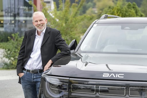 Vorschau Bild von Geschäftsführer Mag. (FH) Werner Brunner kennt die Anforderungen
des Autohandels aus eigener Erfahrung.