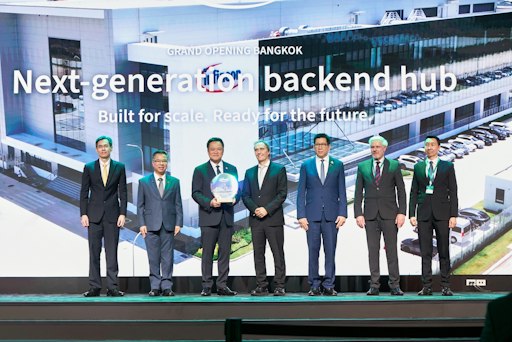 Von links nach rechts: Wei Khoe Lim, Senior Vice President und
Managing Director, Infineon Technologies Thailand; Narit
Therdsteerasukdi, Generalsekretär des Thailand Board of Investment
(BOI); Anutin Charnvirakul, Premierminister von Thailand; Alexander
Gorski, Vorstandsmitglied und Chief Operations Officer der Infineon
Technologies AG; Dr. Ekniti Nitithanprapas, Stellvertretender
Premierminister und Finanzminister; Michael Reiffenstuel, Deutscher
Botschafter in Thailand; George Lee, Executive Vice President
Backend, Infineon Technologies. // Weiterer Text über ots und
www.presseportal.de/nr/17888 / Die Verwendung dieses Bildes für
redaktionelle Zwecke ist unter Beachtung aller mitgeteilten
Nutzungsbedingungen zulässig und dann auch honorarfrei.
Veröffentlichung ausschließlich mit Bildrechte-Hinweis.