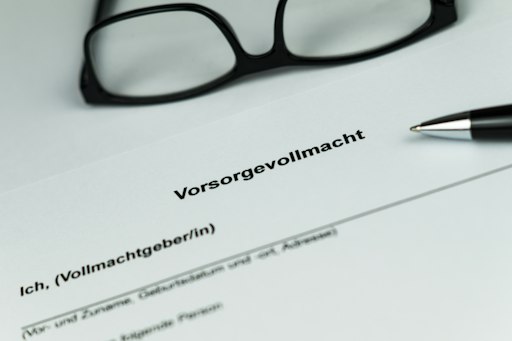 Warum die Unterschrift bei einer Vorsorgevollmacht allein oft
nicht genügt