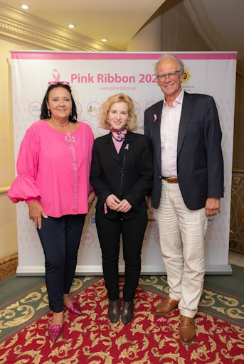 Vorschau Bild von Die Krebshilfe dankte Bundesministerin Eva-Maria Holzleitner für
die enge Zusammenarbeit in zahlreichen Bereichen und der rosa
Beleuchtung des Amtssitzes am Minoritenplatz.