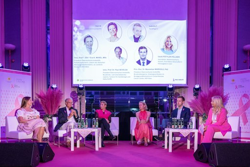 Vorschau Bild von Bühnentalk mit Krebshilfe-Expert:innen und Patientinnen,
moderiert von Uschi Pöttler-Fellner