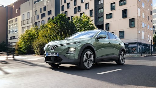 Einer von dreien: Während Europa auf Elektromobilität umsteigt,
baut VinFast für die Zukunft // Weiterer Text über ots und
www.presseportal.de/nr/132297 / Die Verwendung dieses Bildes für
redaktionelle Zwecke ist unter Beachtung aller mitgeteilten
Nutzungsbedingungen zulässig und dann auch honorarfrei.
Veröffentlichung ausschließlich mit Bildrechte-Hinweis.