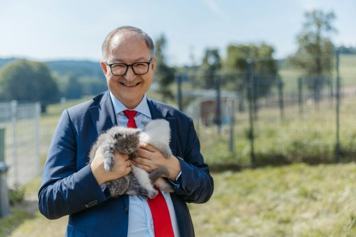 LR Winkler tourt durch Oö. Tierheime.