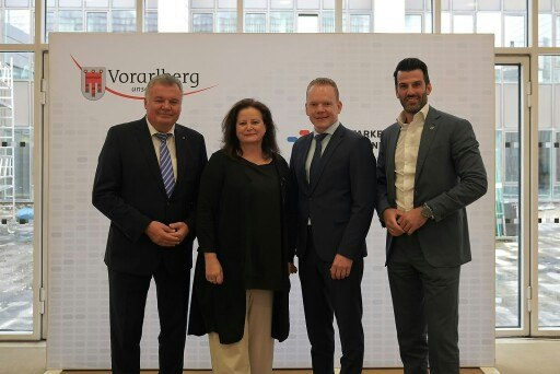 Landesrat Steinkellner, Landesrätin Holzer, Landesstatthalter Bitschi und LH-Stv. Landbauer bei der diesjährigen Landesverkehrsreferentenkonferenz in Bregenz.