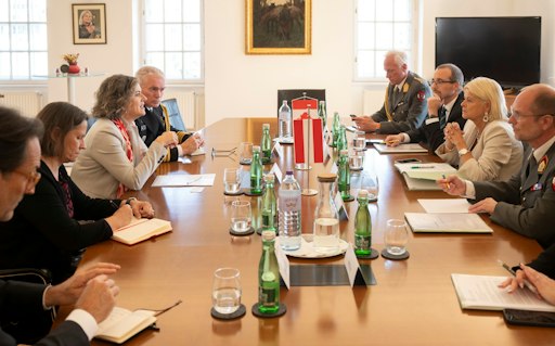 Vorschau Bild von Tanner: „Annäherung Kanadas an die EU öffnet Türen und Tore für
neue Chancen in der Zusammenarbeit“