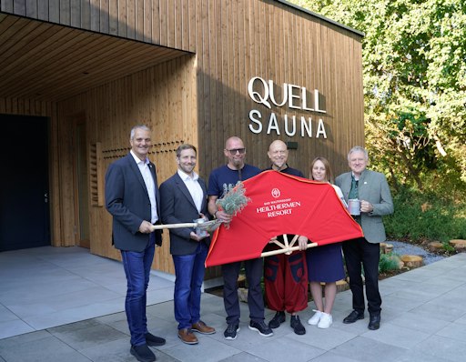 Nach den umfassenden Erneuerungen der vergangenen Jahre wurde nun
die neue Quell-Sauna, die Platz für bis zu 60 Personen bietet,
feierlich eröffnet.
