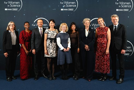 Von links nach rechts: Univ.-Prof. DI Dr. techn. Dr. h.c. Ulrike
Diebold, Vizepräsidentin der ÖAW, Dr. Noreen Mukhwana Mutoro, Stefan
Lindenthal, Country Coordinator und Market Director Luxe L'Oréal
Österreich, Dr. Yi-Chien Tsai, Eva-Maria Holzleitner, BSc,
Bundesministerin für Frauen, Wissenschaft und Forschung, Dr. Laura
Manuela Torres Borda, Prof. Dr.in Sabine Haag, Präsidentin der
österreichischen UNESCO-Kommission, Marina Schapfl, PhD und
Jean-Christophe Letellier, CEO L'Oréal DACH. Verwendung frei /
Fotonachweis: L'Oréal // Weiterer Text über ots und
www.presseportal.de/nr/24390 / Die Verwendung dieses Bildes für
redaktionelle Zwecke ist unter Beachtung aller mitgeteilten
Nutzungsbedingungen zulässig und dann auch honorarfrei.
Veröffentlichung ausschließlich mit Bildrechte-Hinweis.