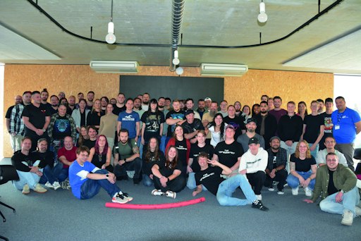 Meilenstein für die digitale Bildung in Österreich: Mit dem Start
der ersten Kohorte am Standort 42 Wels ist das Ausbildungsangebot
von 42 nun auch in Oberösterreich vertreten. In Zeiten der
Künstlichen Intelligenz setzen beide 42 Standorte in Österreich auf
Talente, die digitale Technologie nicht nur anwenden, sondern
verstehen, entwickeln und aktiv mitgestalten.