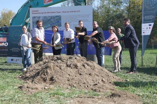 v.l.: Andrea Wolfesberger, Gerhard Sandmayr, LRin Michaela Langer-Weninger, LR Stefan Kaineder, Clemens Neuhold, Torben Walter, Daniela König und Stefan Hartinger.