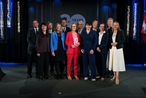 Bürgermeister Matthias Stadler, Johann Haag (GF USTP),
Landeshauptfrau Johanna Mikl-Leitner, Jens Schneider (Rektor TU
Wien), Sektionschef Elmar Pichl (BMFWF) und Hannes Raffaseder (GF
USTP) mit Festredner*innen.