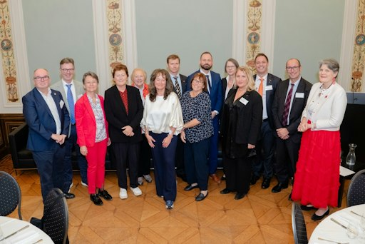Gruppenfoto der Diskussionsteilnehmer im Rahmen des 10 Jahres
Jubiläums des Vereins österreichischer betrieblicher und
behördlicher Datenschutzbeauftragter – Privacyofficers.at