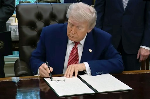 Bei seiner Rückkehr ins Weiße Haus im Januar 2025 erklärte
US-Präsident Donald Trump den amerikanischen Universitäten den
Krieg. Sein wichtigstes Druckmittel: der Entzug von Fördermitteln.
Honorarfreie Verwendung nur im Zusammenhang mit genannter Sendung
und bei folgender Nennung "Bild: Sendeanstalt/Copyright". Andere
Verwendungen nur nach vorheriger Absprache: ARTE-Bildredaktion,
Silke Wölk Tel.: +33 3 90 14 22 25, E-Mail: bildredaktion@arte.tv //
Weiterer Text über ots und www.presseportal.de/nr/9021 / Die
Verwendung dieses Bildes für redaktionelle Zwecke ist unter
Beachtung aller mitgeteilten Nutzungsbedingungen zulässig und dann
auch honorarfrei. Veröffentlichung ausschließlich mit
Bildrechte-Hinweis.